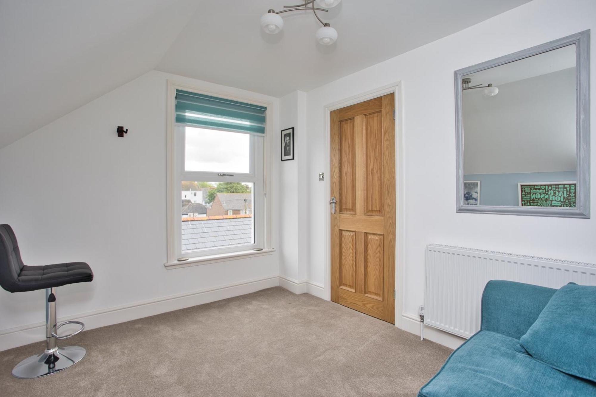 Spacious Seaside Escape In The Heart Of Deal, 4 Mins From The Hébergement de vacances
