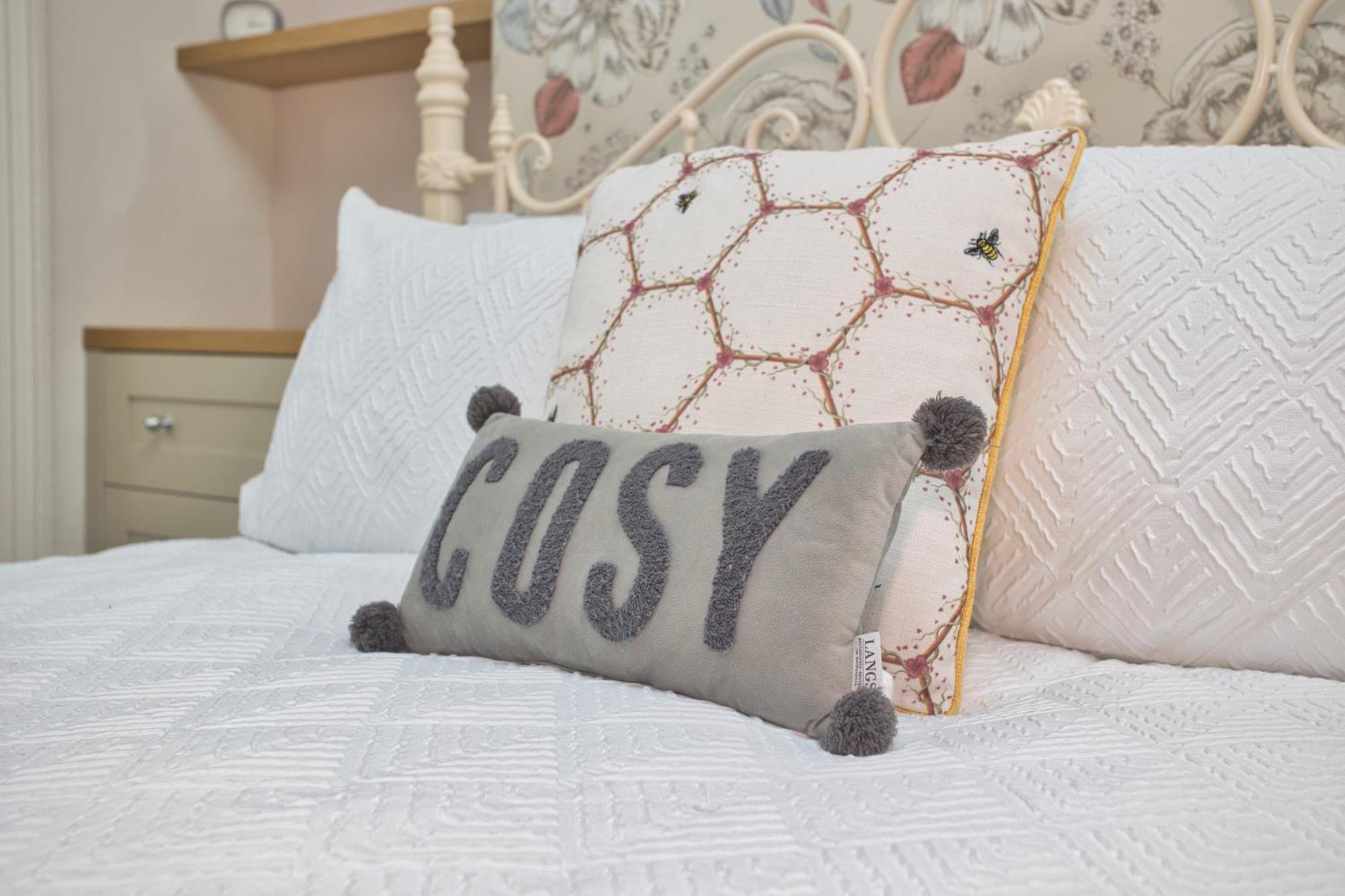 Hébergement de vacances Spacious Seaside Escape In The Heart Of Deal, 4 Mins From The