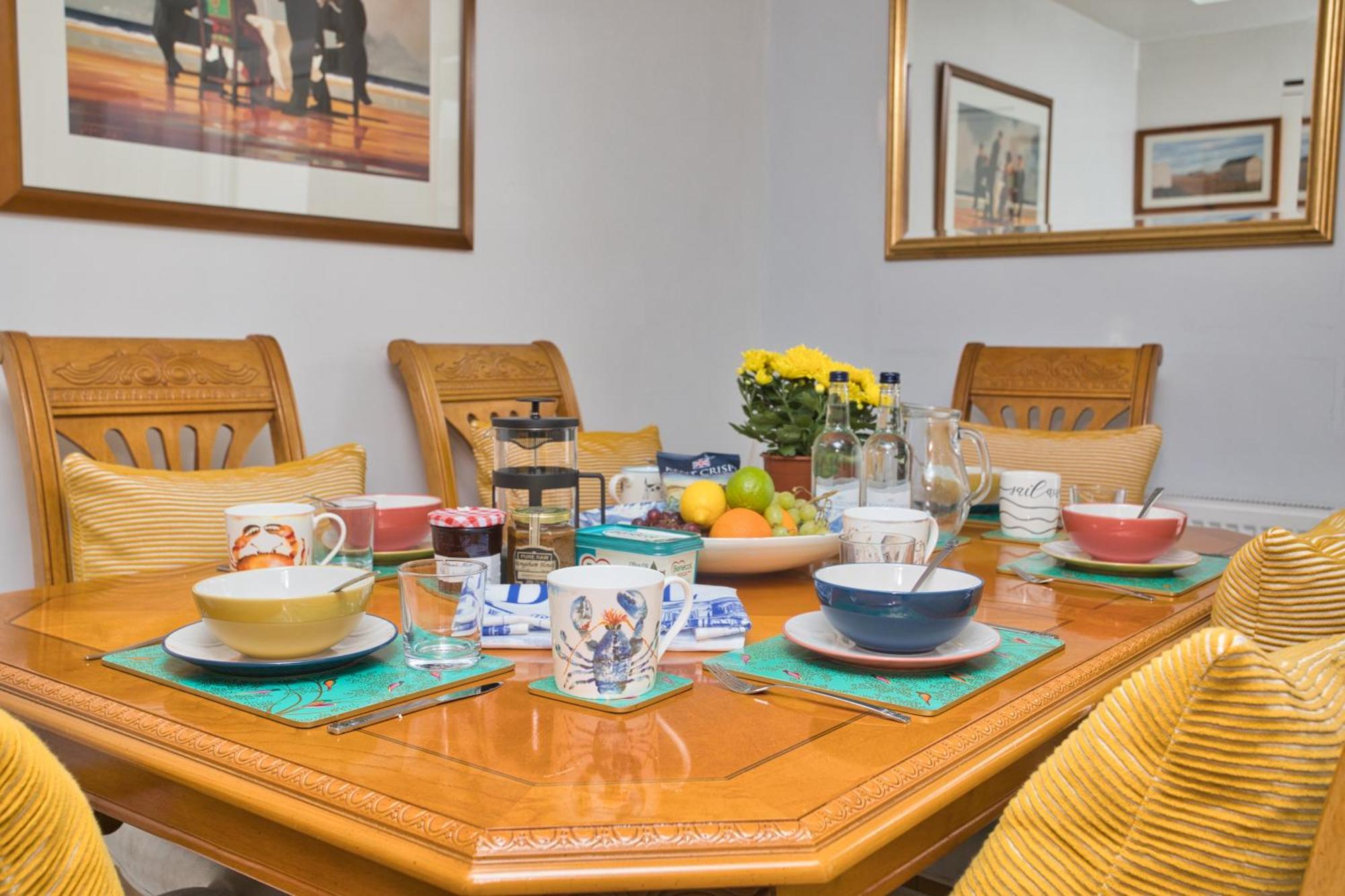 Spacious Seaside Escape In The Heart Of Deal, 4 Mins From The