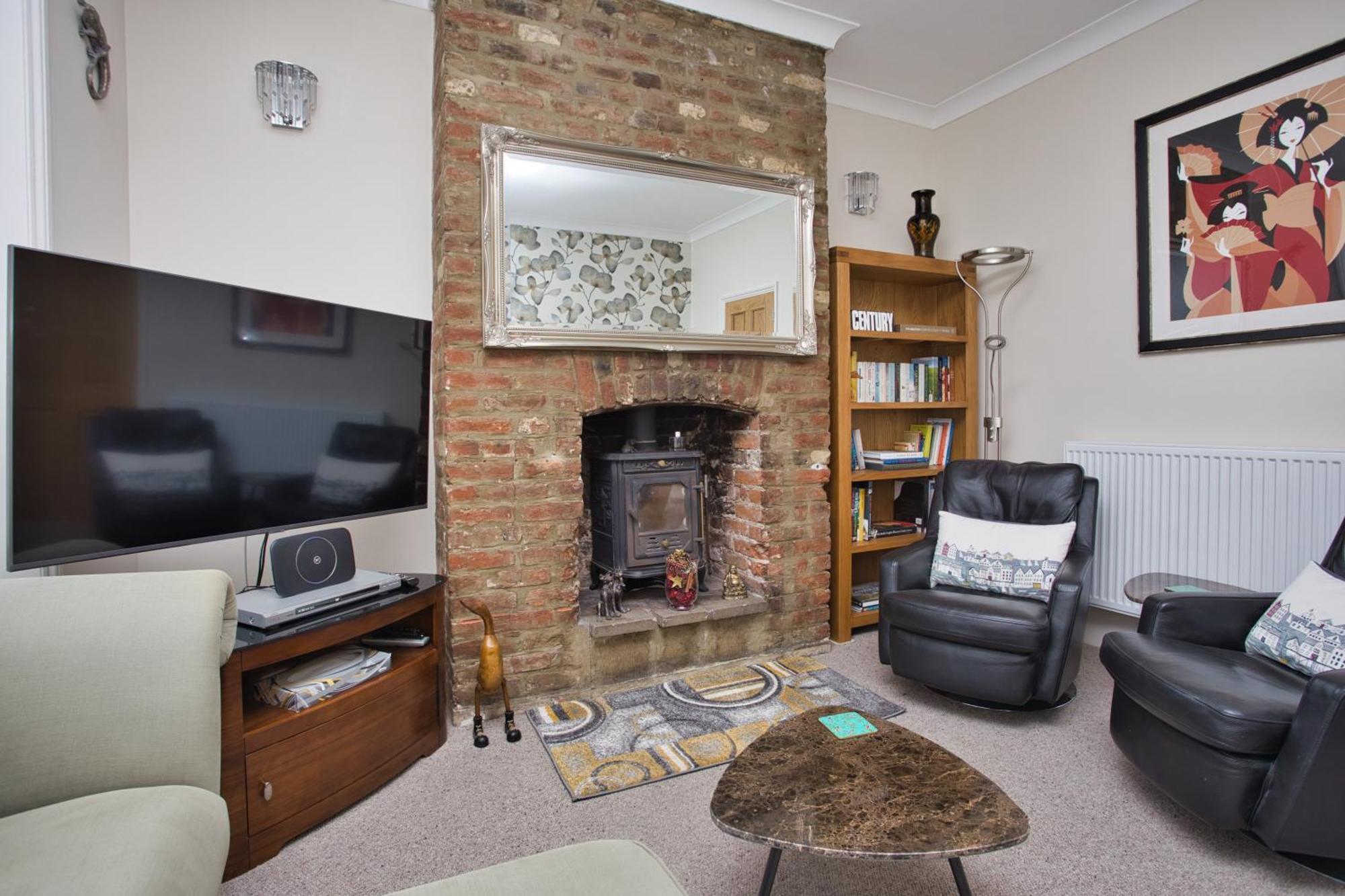 Spacious Seaside Escape In The Heart Of Deal, 4 Mins From The * Deal