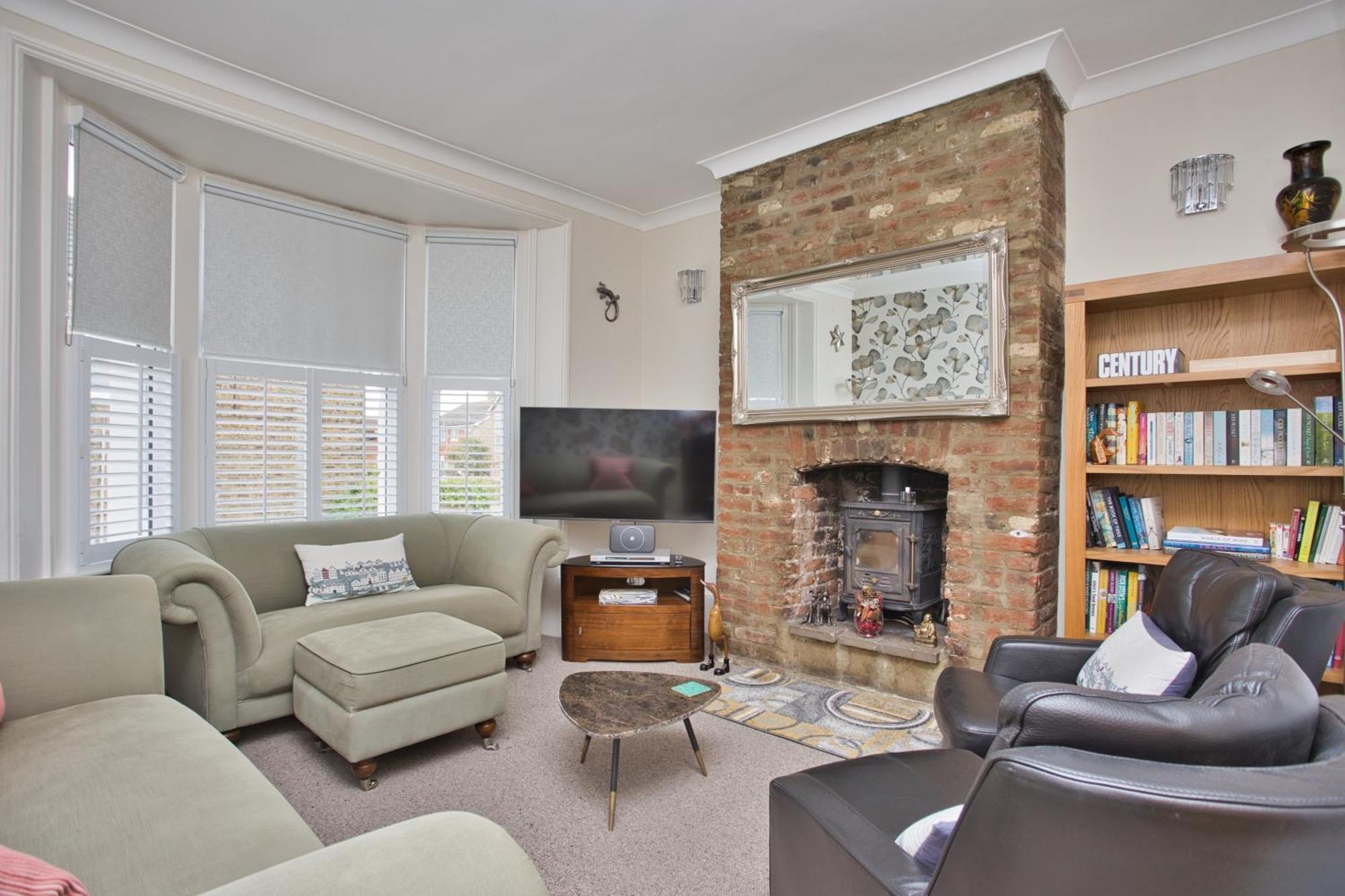 Spacious Seaside Escape In The Heart Of Deal, 4 Mins From The Holiday home *